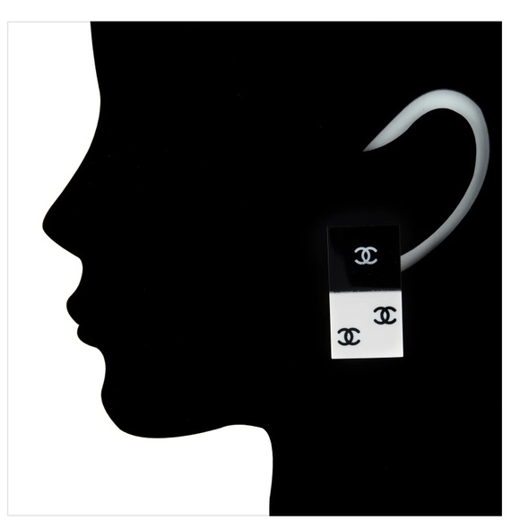 NWOT 🎉HP🎉 Vintage CHANEL Domino Quad Earrings  extremely RARE /Authentic - Picture 2 of 7